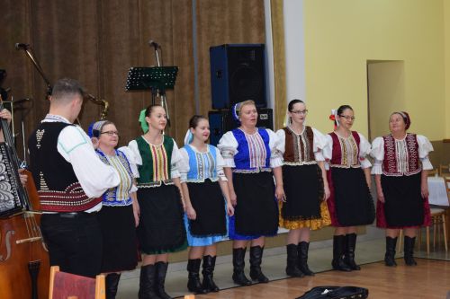 Ženy