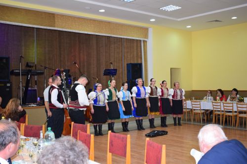 Ženy
